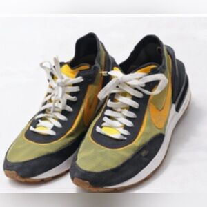 Nike Waffle One SE
Size 12